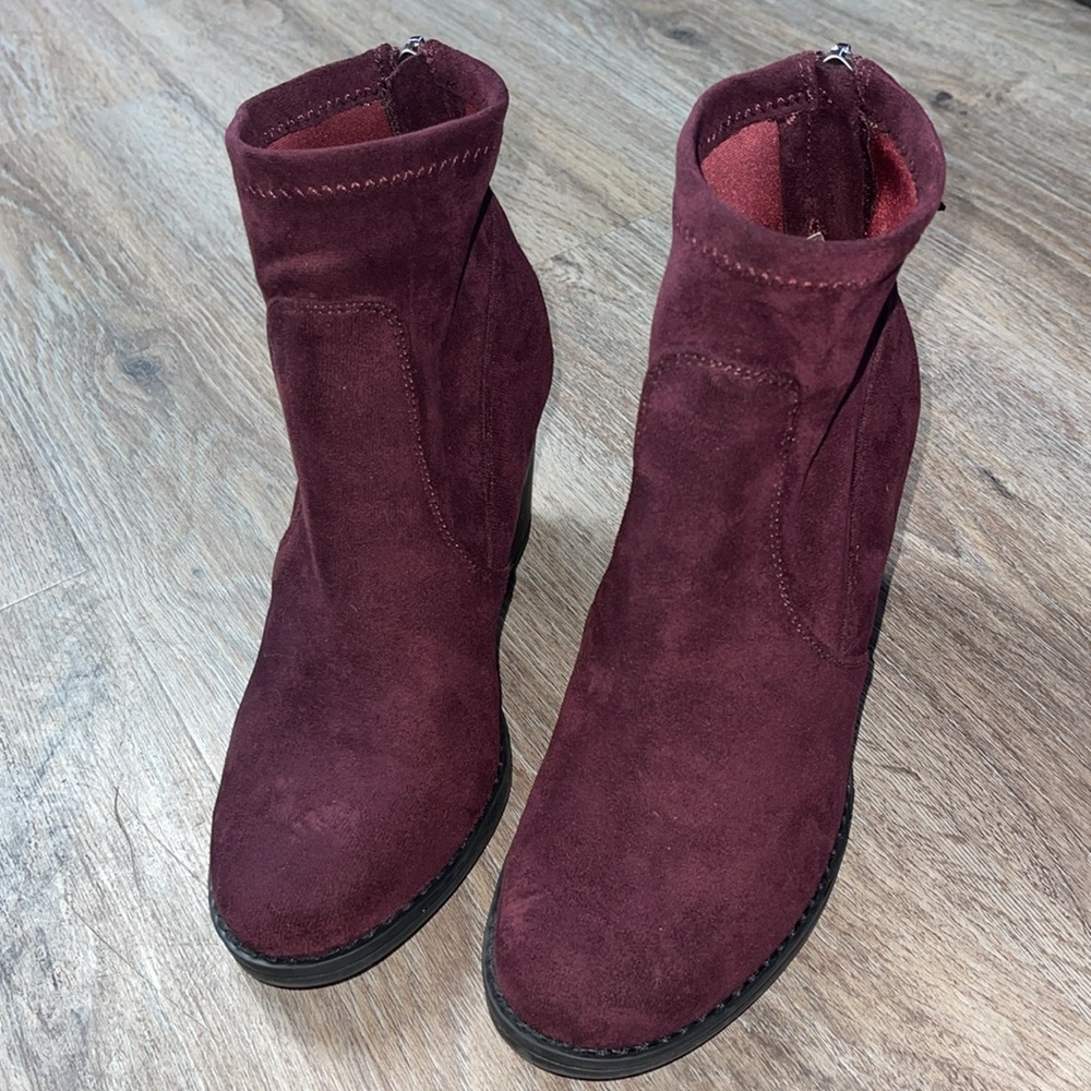 Dolce Vita Suede Deep Purple Ankle Boots Size 6